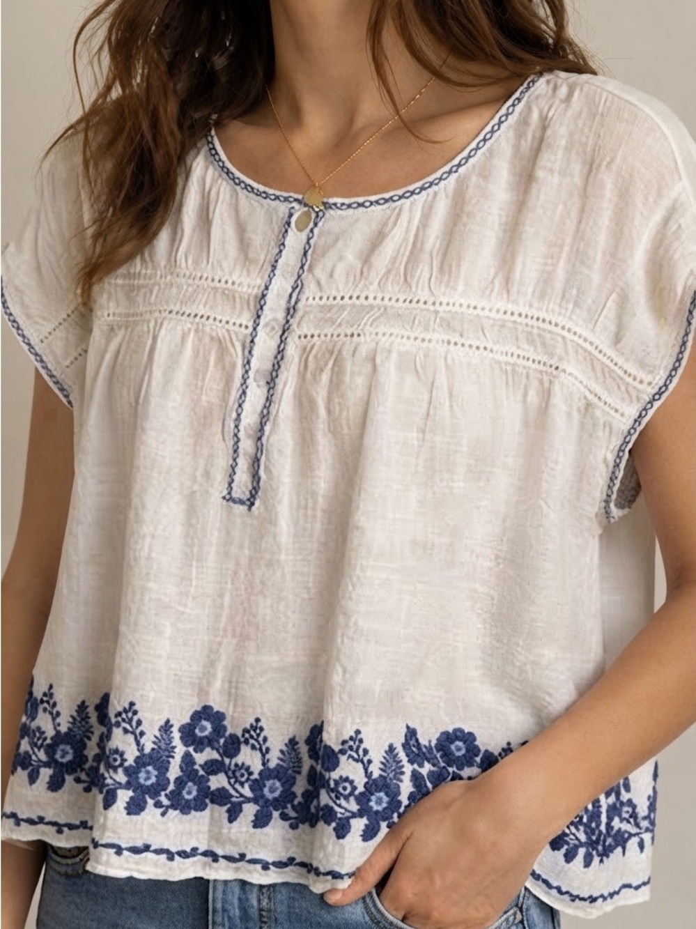 Max Studio Boho Floral Embroidered Gauze Notch Neck Cap Sleeve Top Medium